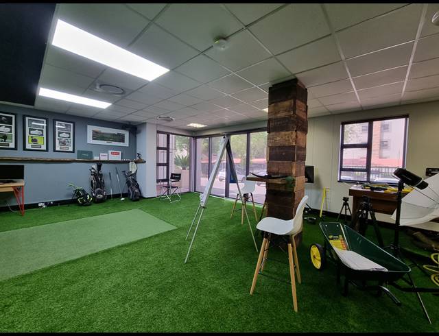 585M² OFFICE FOR SALE IN LONEHILL